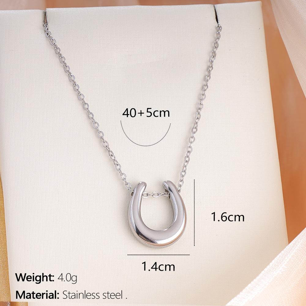 Minimalist Gold Horseshoe Clavicle Necklace - Stylish, Non-Fading, Titanium Steel