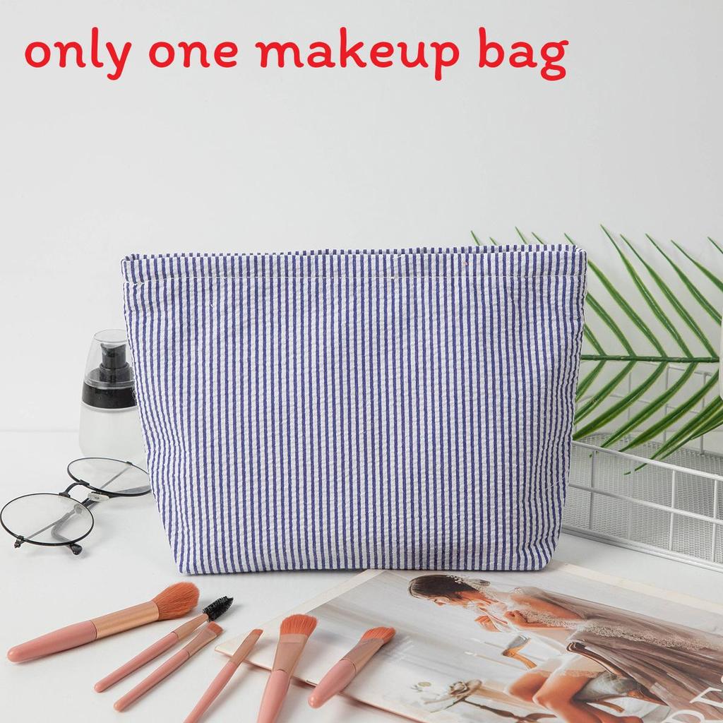 Modern Striped Polyester Toiletry Bag With Breathable Design For Travel And Daily Use