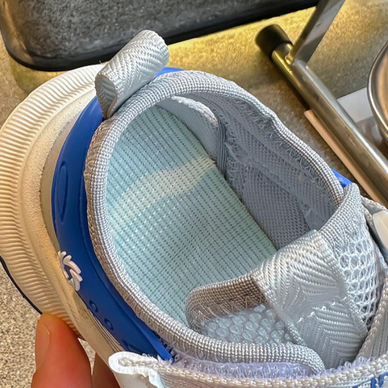 Summer Popular Boys and Girls Hollowed Leisure Sports Sandals Soft Bottom Non-Slip Net Surface Pumps