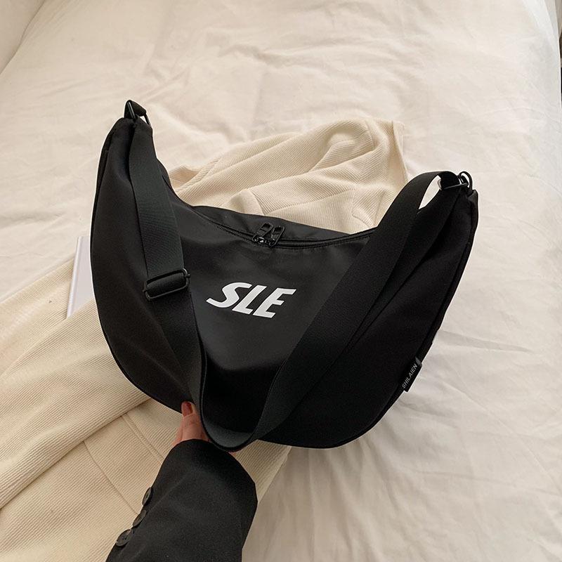 Trend messenger bag large capacity leisure commuter bag 2025 autumn new single shoulder fashion sports style dumpling bag