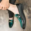 2024 Nya Herrklänningsskor Mocka Lyx Mode Brudgum Bröllopsskor Herr Casual Klubbkläder Eleganta Loafers Italiensk Stil Gröna Herrskor