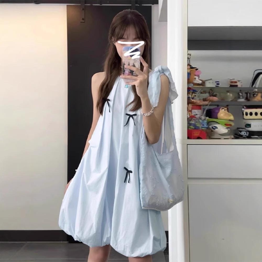 

Нишевое дизайнерское синее маленькое платье-жилет без рукавов - Летняя коллекция 2025, Короткая юбка, увеличивающая рост, для женщин. M (Premium) светло-синий