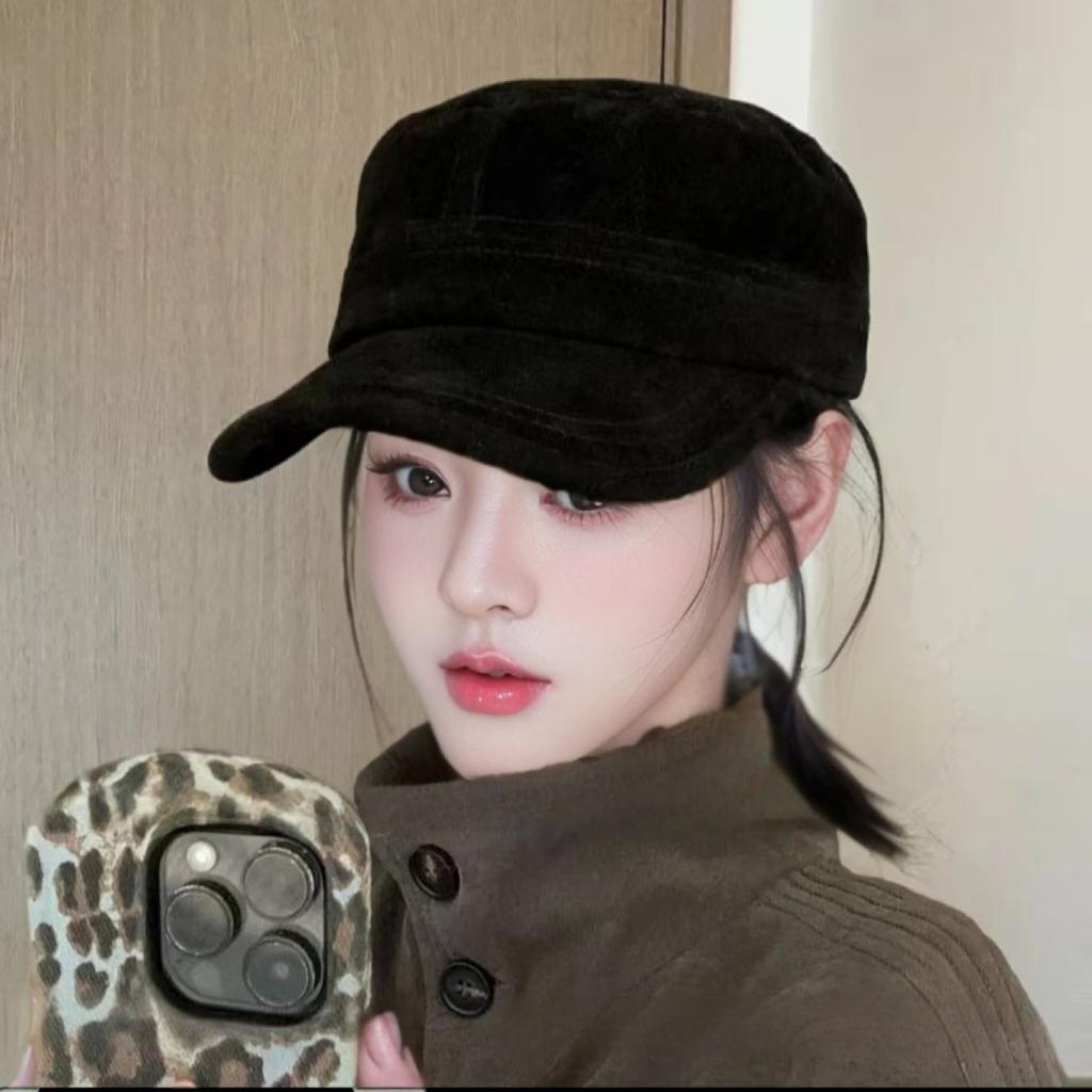 2025 New Retro Suede Flat Top Hat Women's Fashion Versatile Cap Casual Face Small High Quality Equestrian
