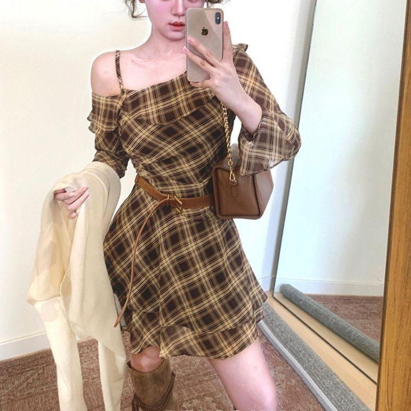 Spring 2026 French Retro Plaid One-Shoulder Ruffle Dress with Irregular Hem