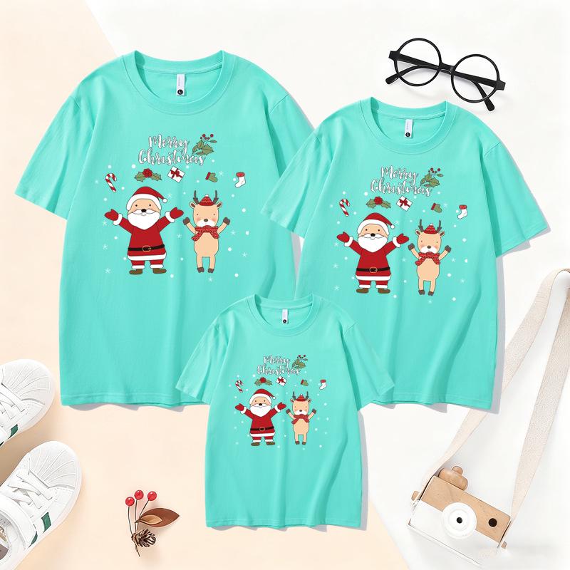 2026 Nové vánoční rodinné oblečení s sobem: Tričko s krátkým rukávem Santa Claus pro rodiče a dítě nebo celou rodinu tří nebo čtyř osob.
