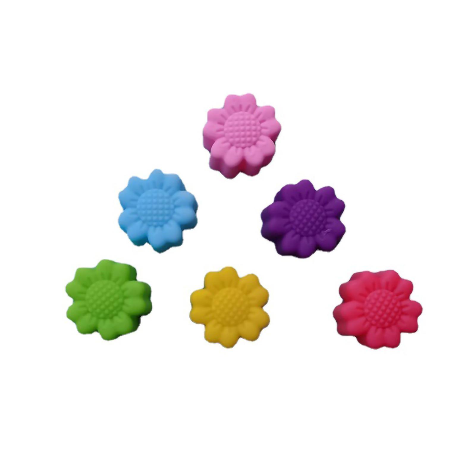 

12Pcs Chocolate Molds Daisy Shaped Reusable Silicone Baking Molds for Home Kitchen Bakery