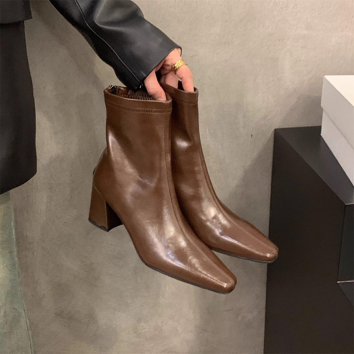 

High heel square head brown Martin boots women s shoes 2025 new spring and autumn single boots with skirt French small bare boots short boots 39 коричневый