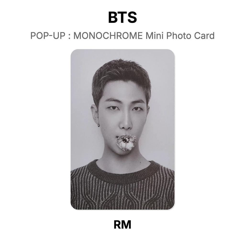 BTS SURGIR : TARJETA FOTOGRÁFICA MINI MONOCROMÁTICA Fotocarte Oficial