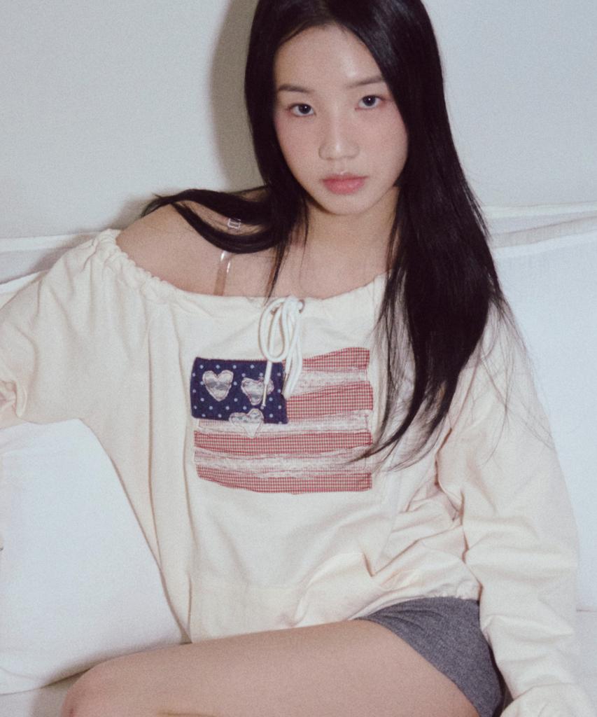 Loginaenloji Usa Banner String Long Sleeve Cream