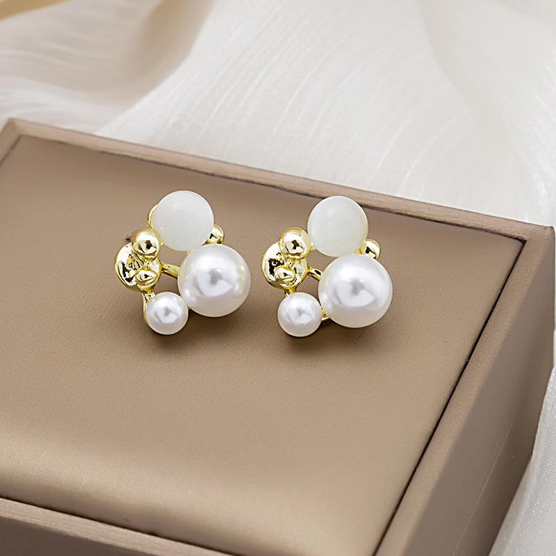 Simple Geometric Pearl Stud Earrings Exquisite Commuter Superior Earrings Earrings