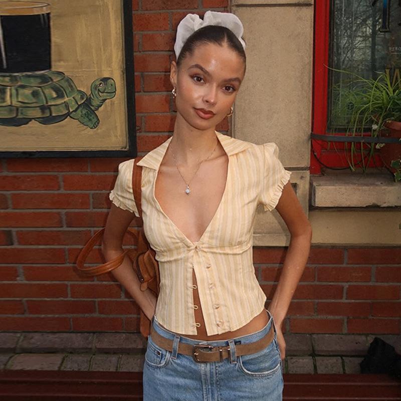 Vintage T-shirt Women's Fashionable Unique Street-style Sexy Cardigan with Buttons and Short Sleeves