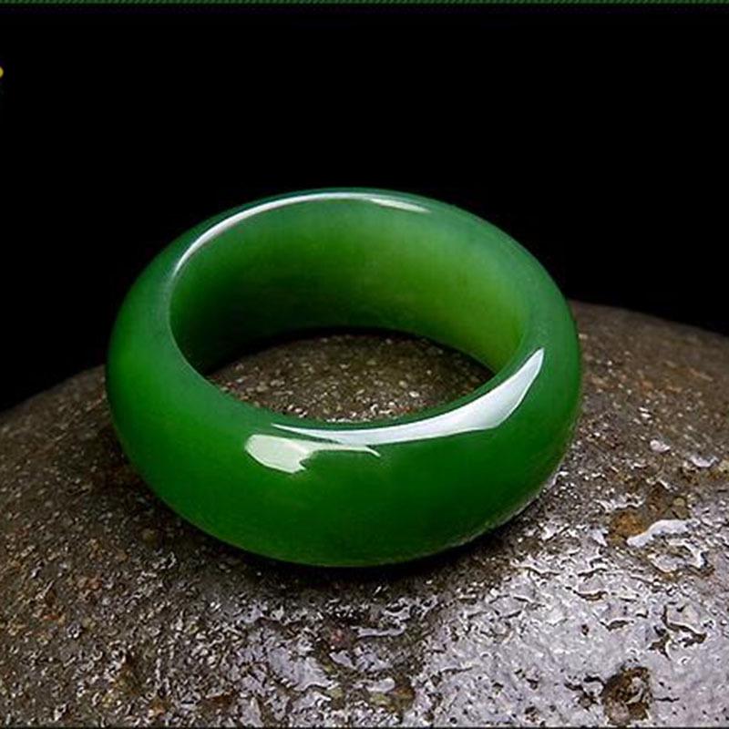 Unisex Jade Pendant Ring in Vibrant Green