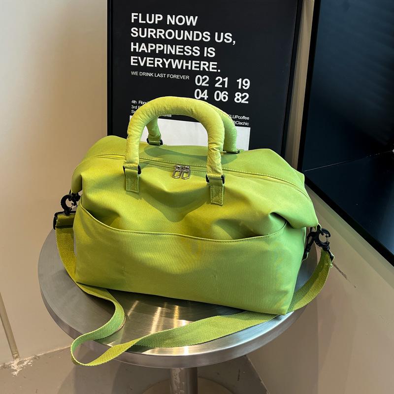 Versatile Lightweight Travel Handbag: Large Capacity, Waterproof, Ideal for Short Business Trips and Gym Use for Both Men and Women