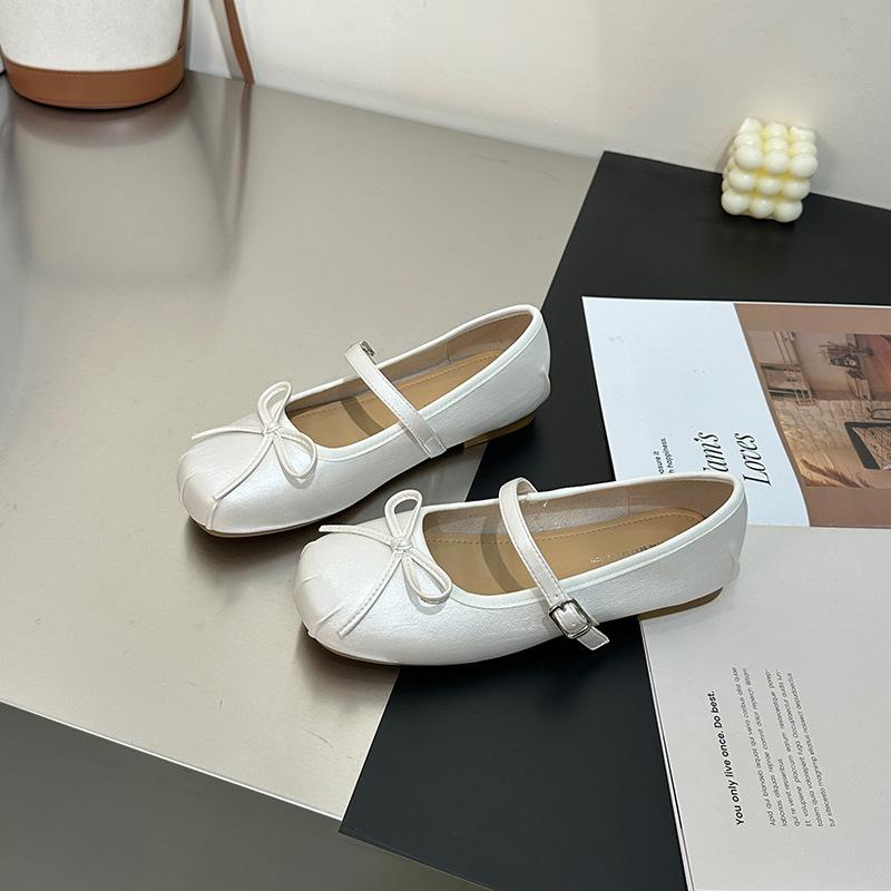 

Super soft shallow mouth flat bottom Mary Jane shoes women s 2025 summer breathable bow one word buckle with ballet dancing shoes 40