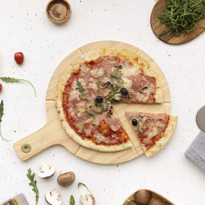 Set à pizza - LIVOO - MES138 - 40 x 30 x 1,5 cm - 1 roulette à pizza - En bois d’hévéa