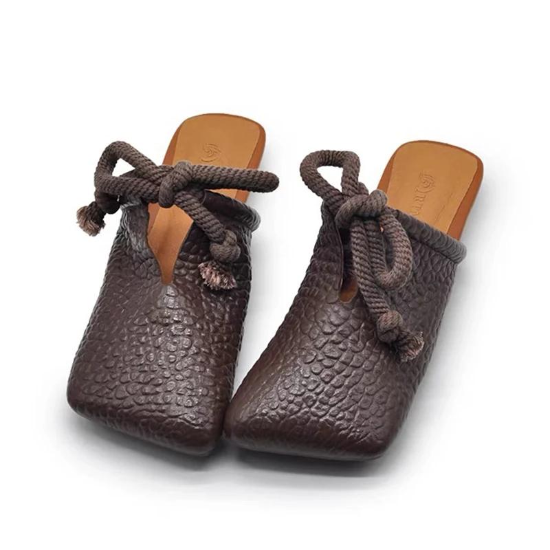 Modne płaskie klapki z kwadratowym noskiem Damskie designerskie mule Buty Modne sandały codzienne 2025 Lato Slingback Japonki Sandalias De Mujer