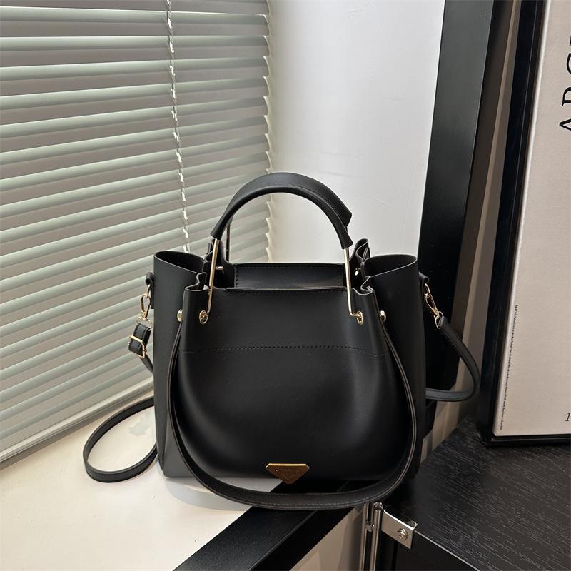 Premium Retro Tote Bag Women's Spring Summer Versatile Commuter Shoulder Messenger Bag Large Capacity Portable Bucket Bag