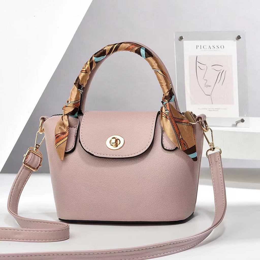 Bag for Women 2025 New Niche Fashion Scarf Handbag Versatile Soft Leather Shoulder Crossbody Bag Simple Style Small Square Bag