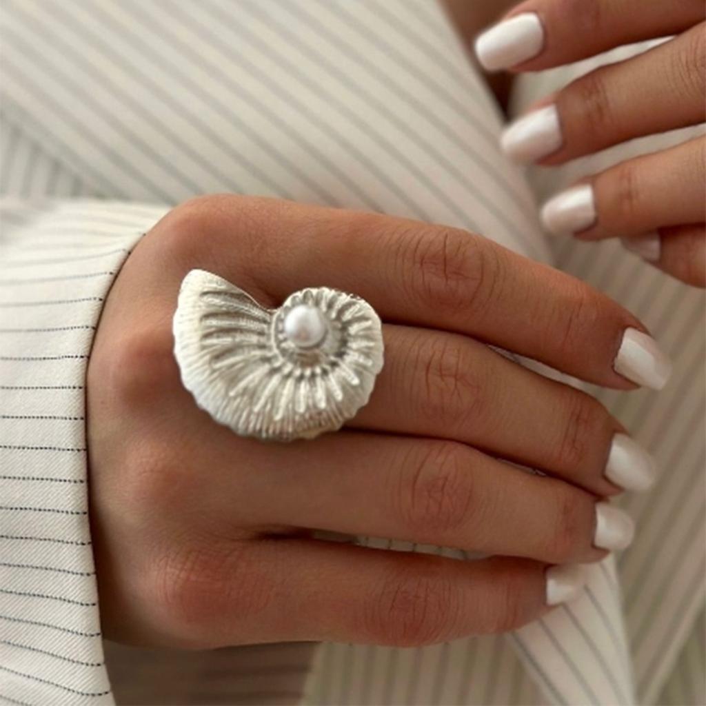 Gold-plated open ring European and American jewelry jewelry seaside conch starfish design exaggerated ring woman