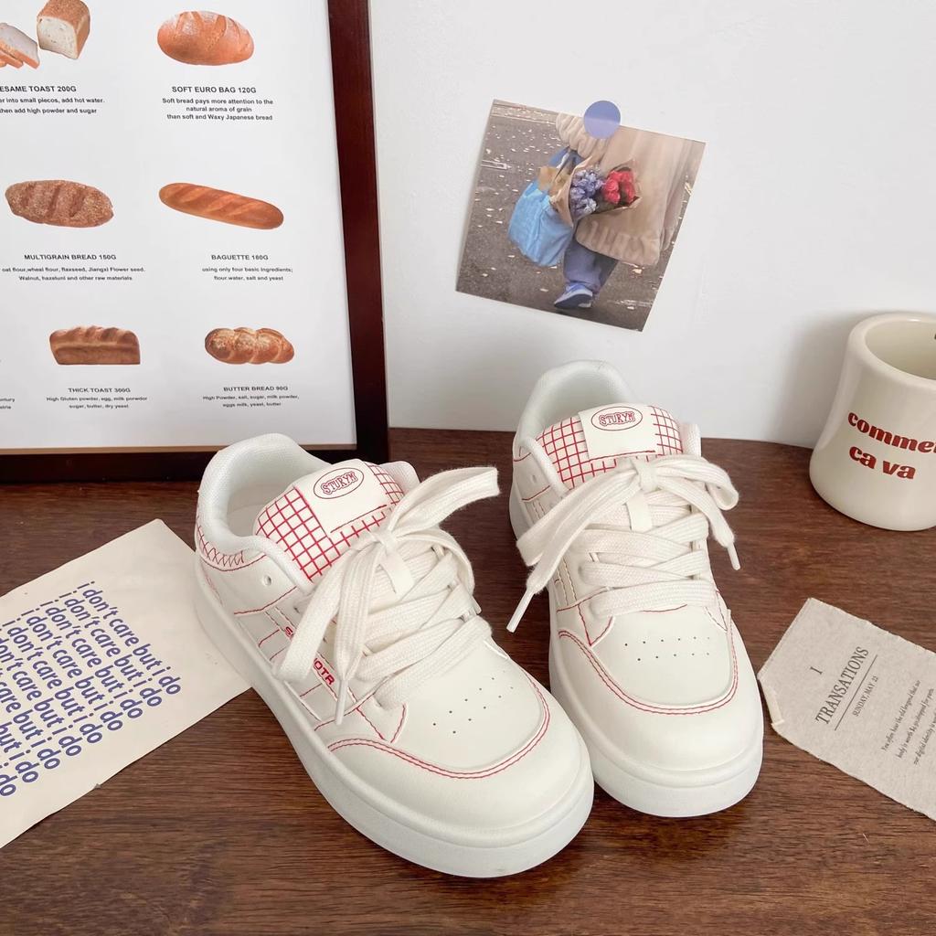 2025 spring new popular women's shoes student versatile sports and leisure little white shoes ins street shooting trendy shoes bread shoes