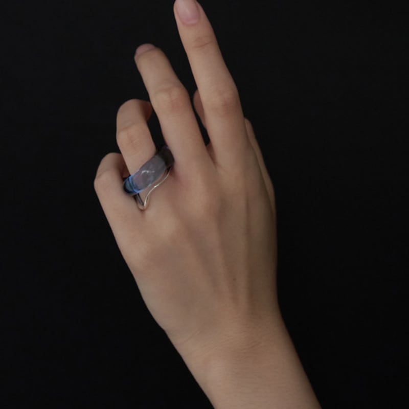 APIOH BOLD MARBLE GLASS RING