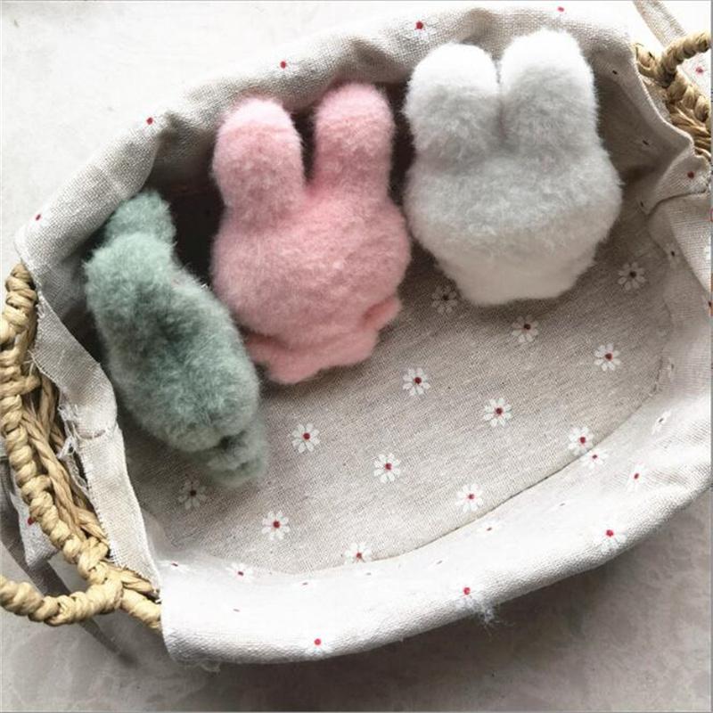 Dreifarbige süße Häschen-Plüschtierpuppe Neujahr des Kaninchen-Maskottchen-Schlüsselanhängers für Weihnachtsgeschenke 10CM