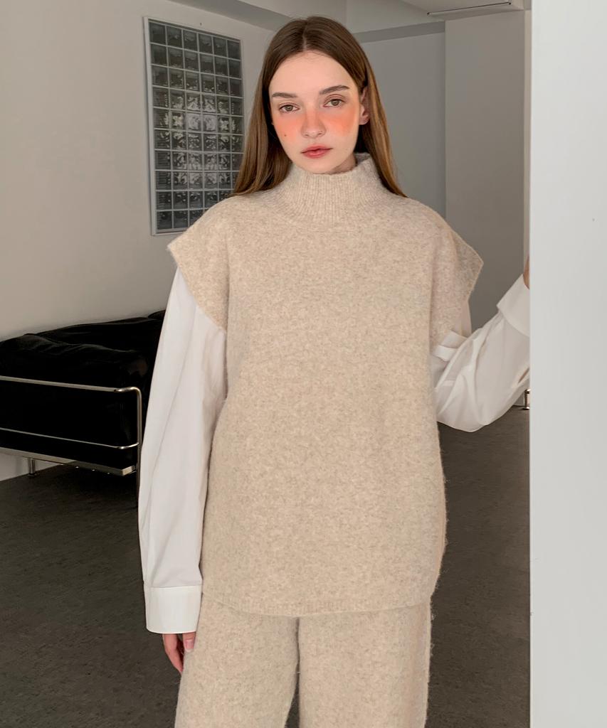 Baseukala [Set] Ronnie High-Neck Top+Wide Pants Knit Set-Up (3Colors)