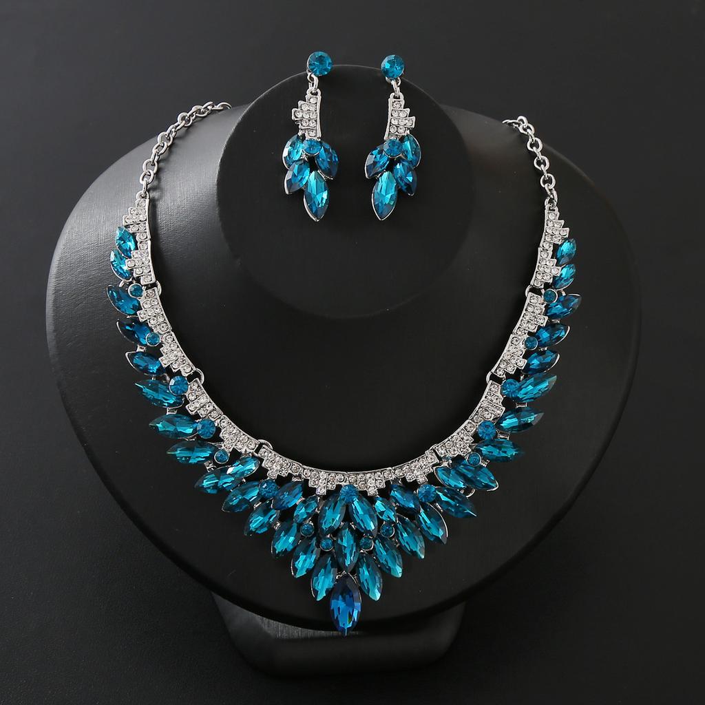 European and American Luxury Alloy Jewelry Set Bridal Banquet Dress Crystal Necklace Earrings Fashion Versatile Jewelry 2026
