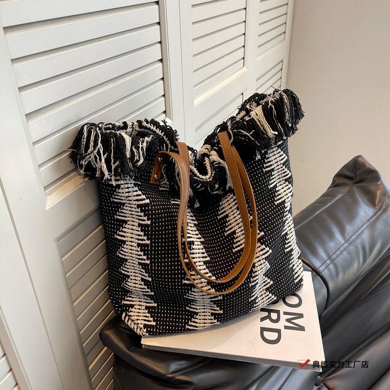 Large Capacity Bag Women's New Trendy Korean Version Fringed Shoulder Versatile Student Class Commuting Canvas Tote Bag