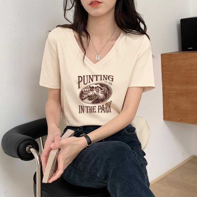 

V-neck design sense niche front shoulder large size American retro summer short-sleeved T-shirt women s 2025 new half-sleeved clothes XXXL
