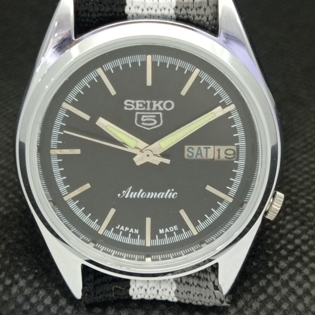 RECONDITIONAT VINTAGE SEIKO 5 AUTO 7009A JAPONIA CEAS BĂRBAȚI D/D NEGRU 593a-a311255-2 SKU593a-a311255