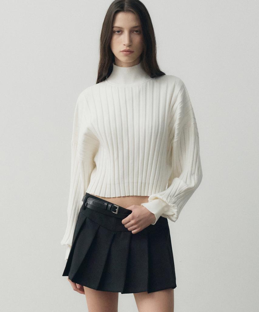 NOIRER FOR WOMAN Ribbed Mock Neck Crop Knit (Off-White)