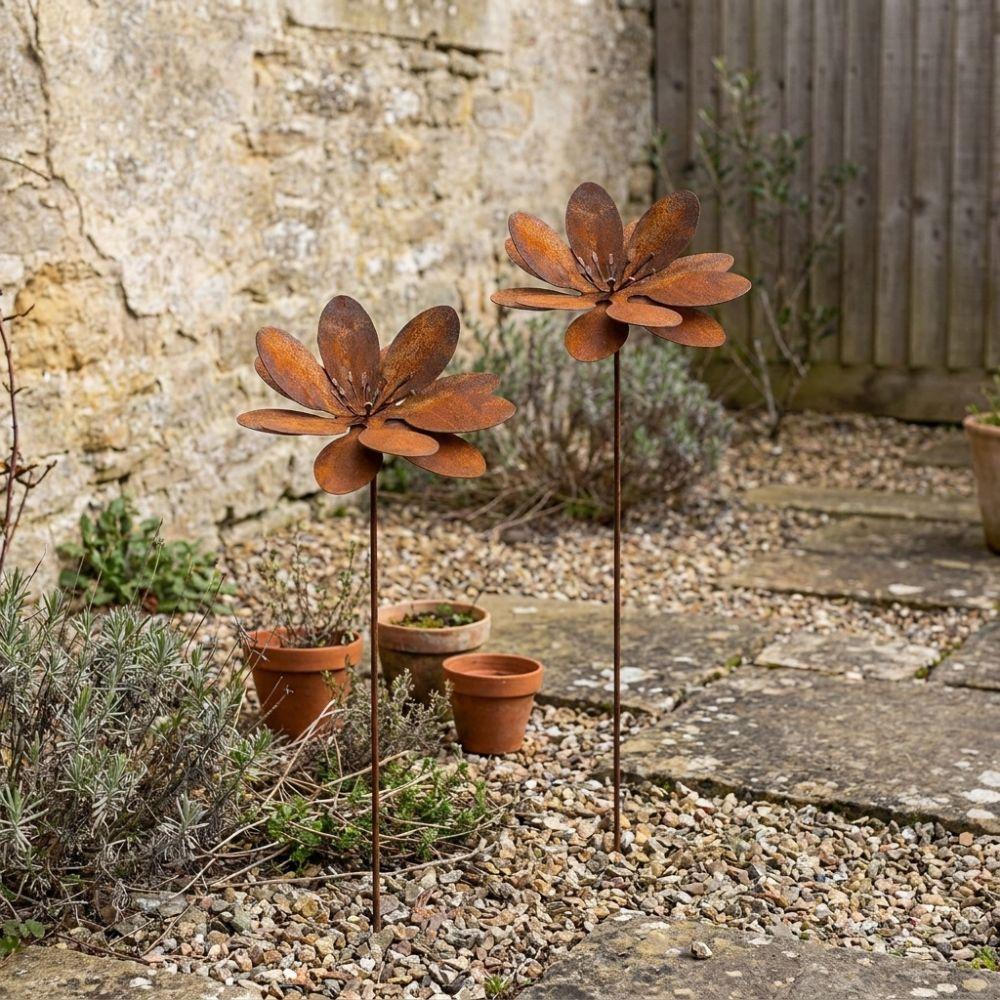 Weathered Rust Finish Metal Floral Stake Cast Iron Flower Yard Art Decor Flower Garden Stake  Patio
