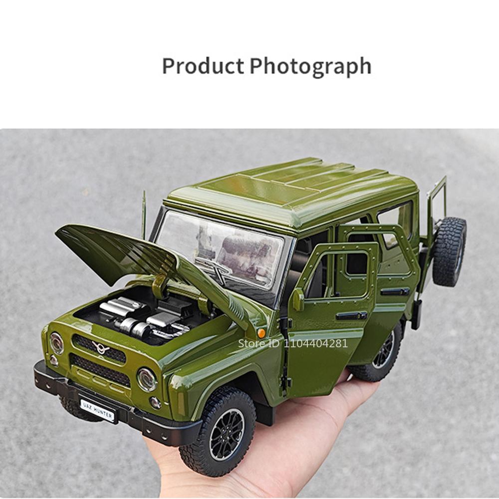 1:18 Russia UAZ Hunter Travelers Alloy Model Diecast Toys Cars Doors Opened Sound Light Pull Back Vehices Gifts Decorative Items