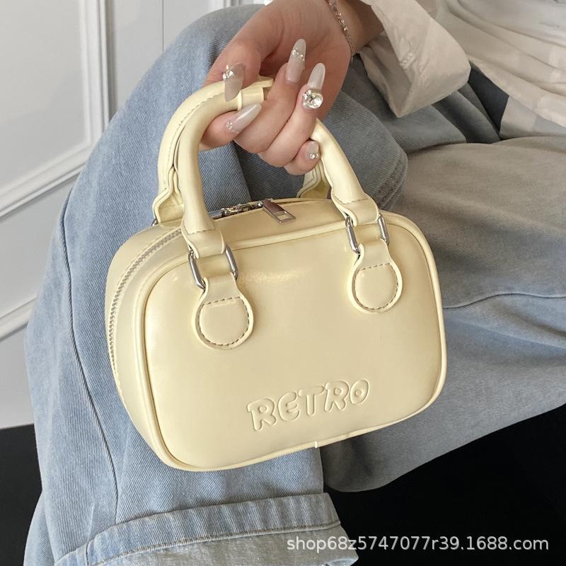 Fashion handbag women's 2025 new trendy fashion super fire shoulder bag high-end messenger small square bag