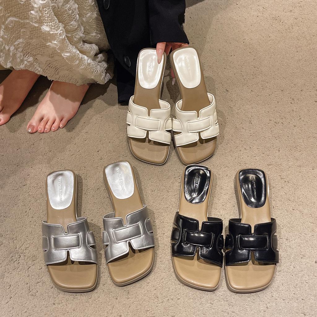 Flat-bottomed Slippers Women Wear Fashionable Beach Sandals In the Summer of 2025, Versatile Internet Celebrity Temperament