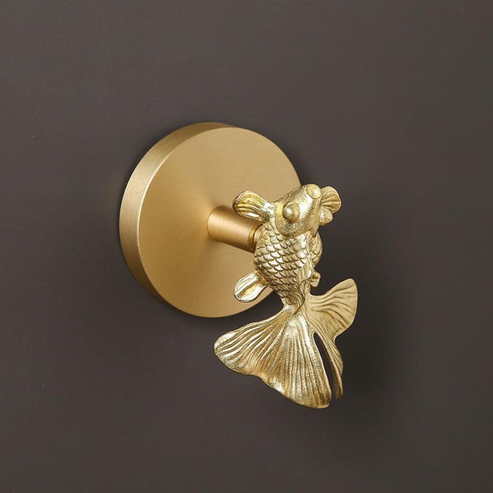 

High-Quality Brass No-Drill Wall Hooks Durable Construction No-Nail Wall Hooks Bedroom Goldfish Disc