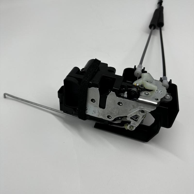 New  Front Door Lock Latch Actuator 7121034021,7122034001 For Ssangyong Korando C New Actyon OEM Parts