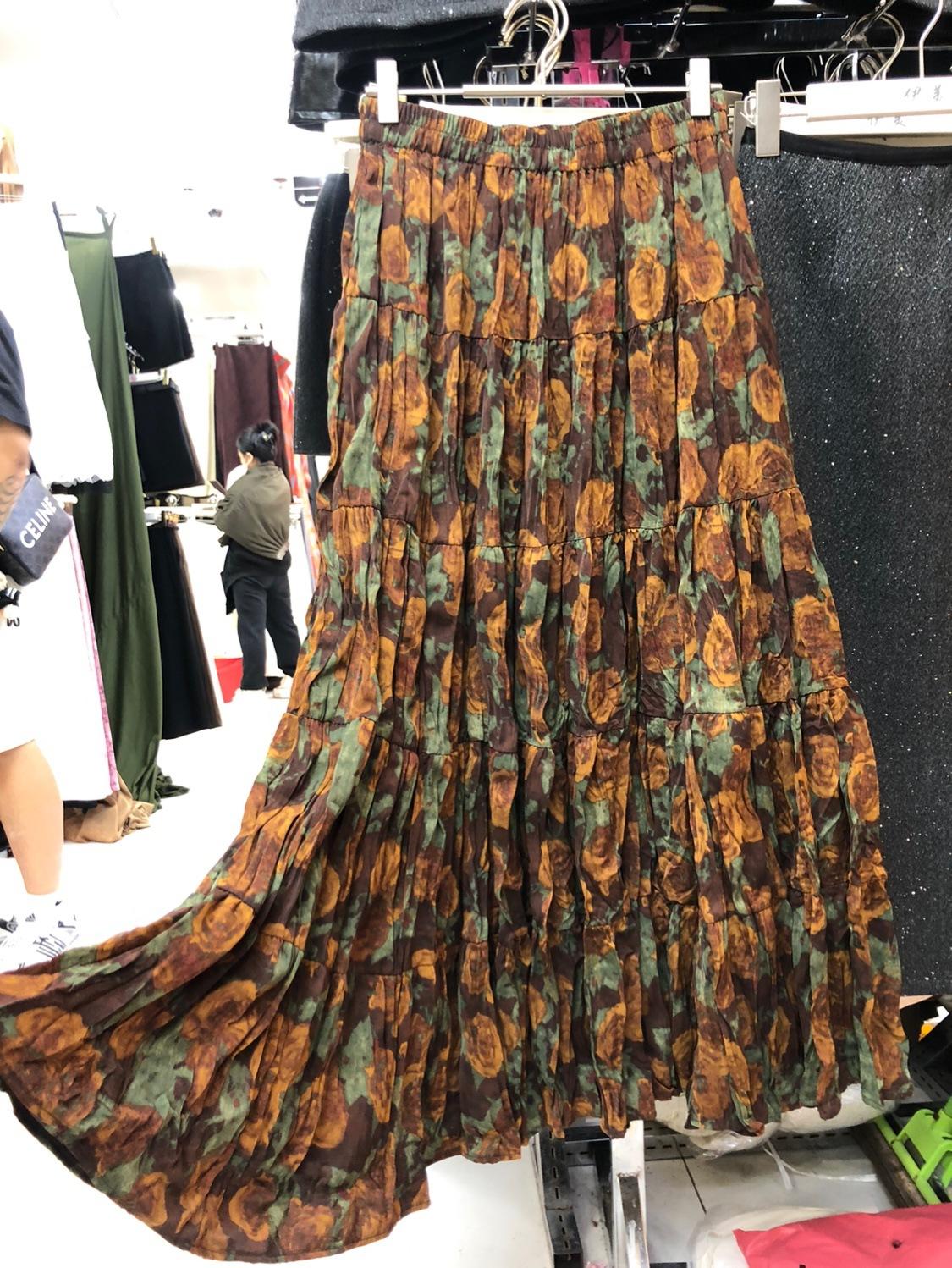 

Юбка с цветочным принтом 2025 новая юбка макси с высокой талией, тонкая А-силуэта, универсальная плиссированная юбка average size