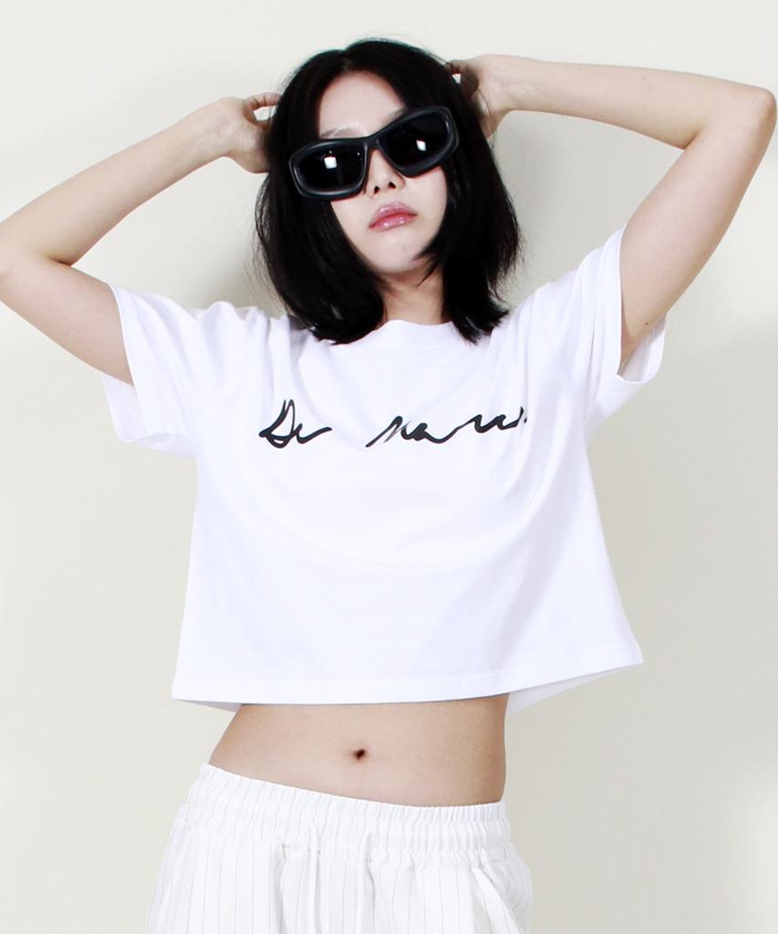Deumakeu Rough Writing Text-Logo Crop T-Shirt White