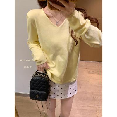 Gänsegelbes V-Ausschnitt weiches wachsartiges Unterhemd für Damen Herbst und Winter Neu locker und dünn Innenwolle gestrickter Pullover Top