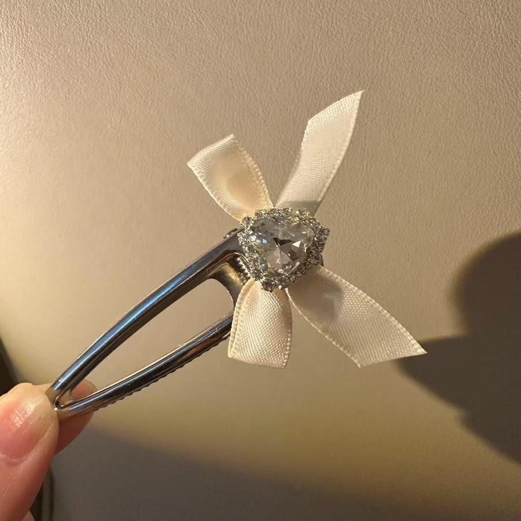 Gentle White Lace Bow Duckbill Clip for Bangs & Ponytails