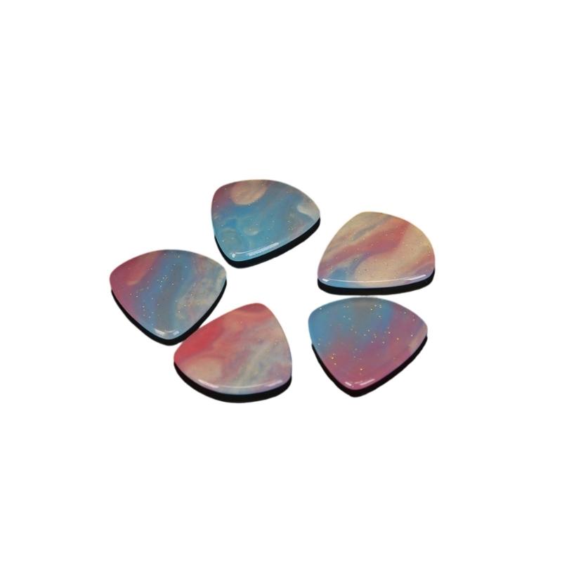 Colorful Smooth Strumming Resin Guitar Picks Flexible Resin Construction Suitable for Speed Stability and Performances