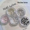 Nageldesign – Strass och nageldekorationer