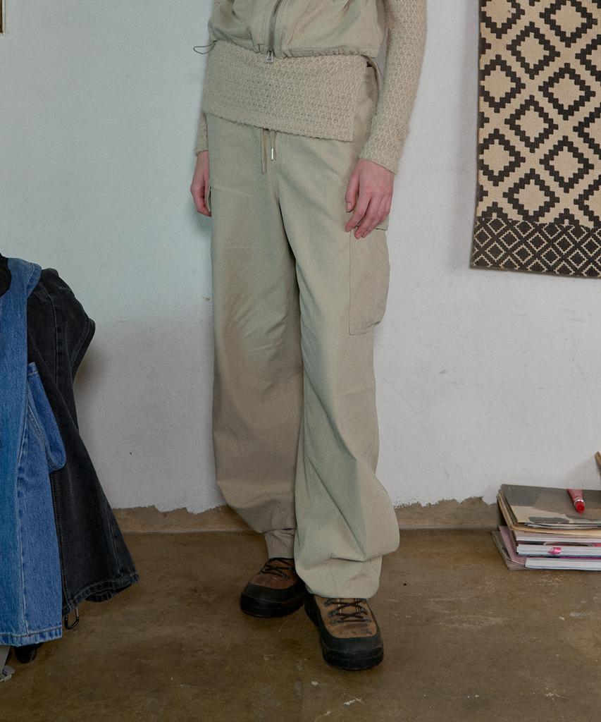 Aobteu Cotton Cargo Pants - Dusty Cream