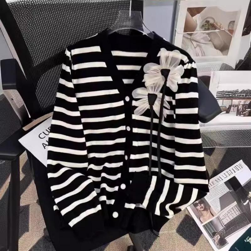 

Женский весенне-осенний модный темпераментный цветочный кардиган с V-образным вырезом и полосатым вырезом XL чёрный/белый