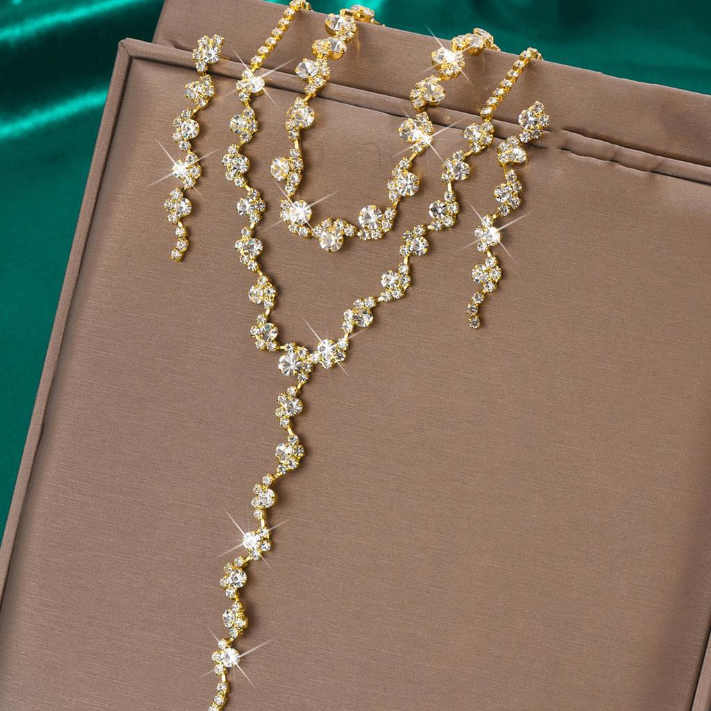 4 Pieces of Women's European and American Fashion Zircon Set, Rhinestone Necklace, Bracelet, Earrings, Bride's Wedding Dress Ac