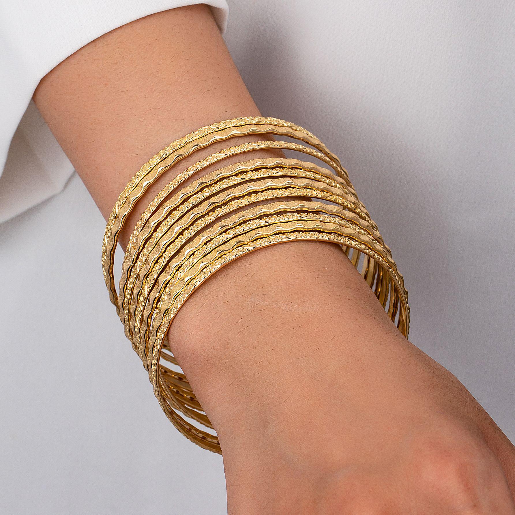 

Classic Bohemian Embossed Plain Band Bangle Set for Women