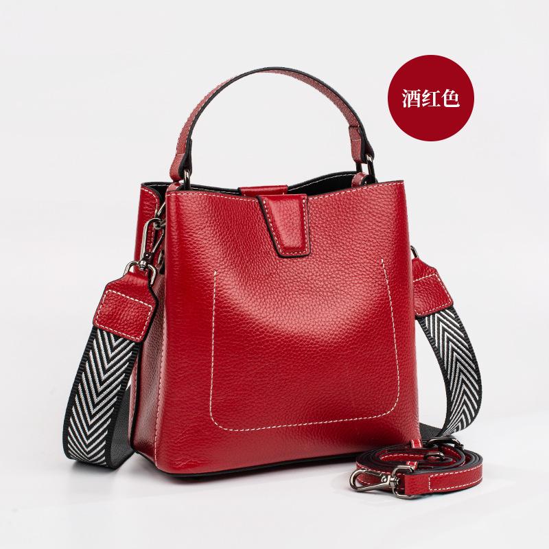 Real Leather Women's Bag, Fashionable Large Capacity Cowhide Shoulder Bag, Popular Women's Earth Exquisite Versatile Crossbody Bag
