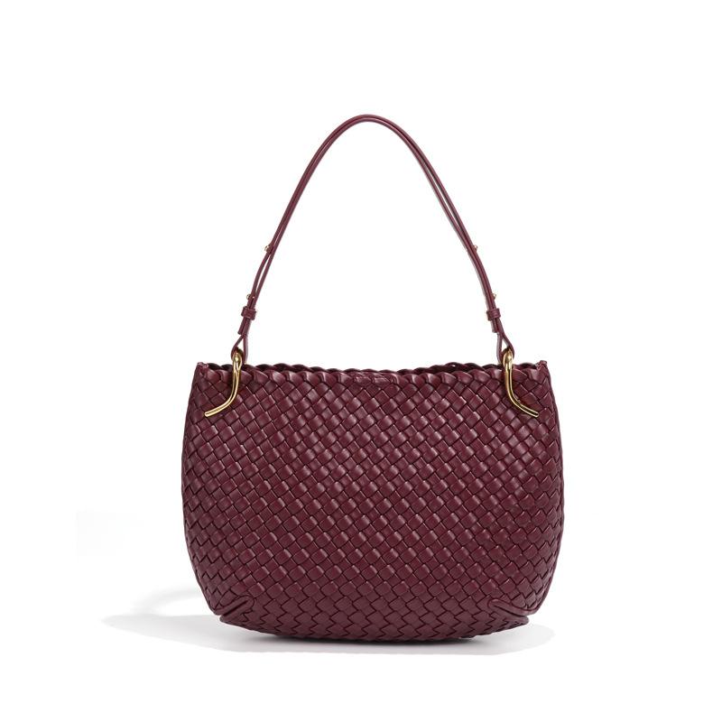 

Осень-зима 2025 новые персонализированные женские сумки, плетеные вручную сумки, вместительные трендовые сумки через плечо, текстурные и модные сумки подмышку